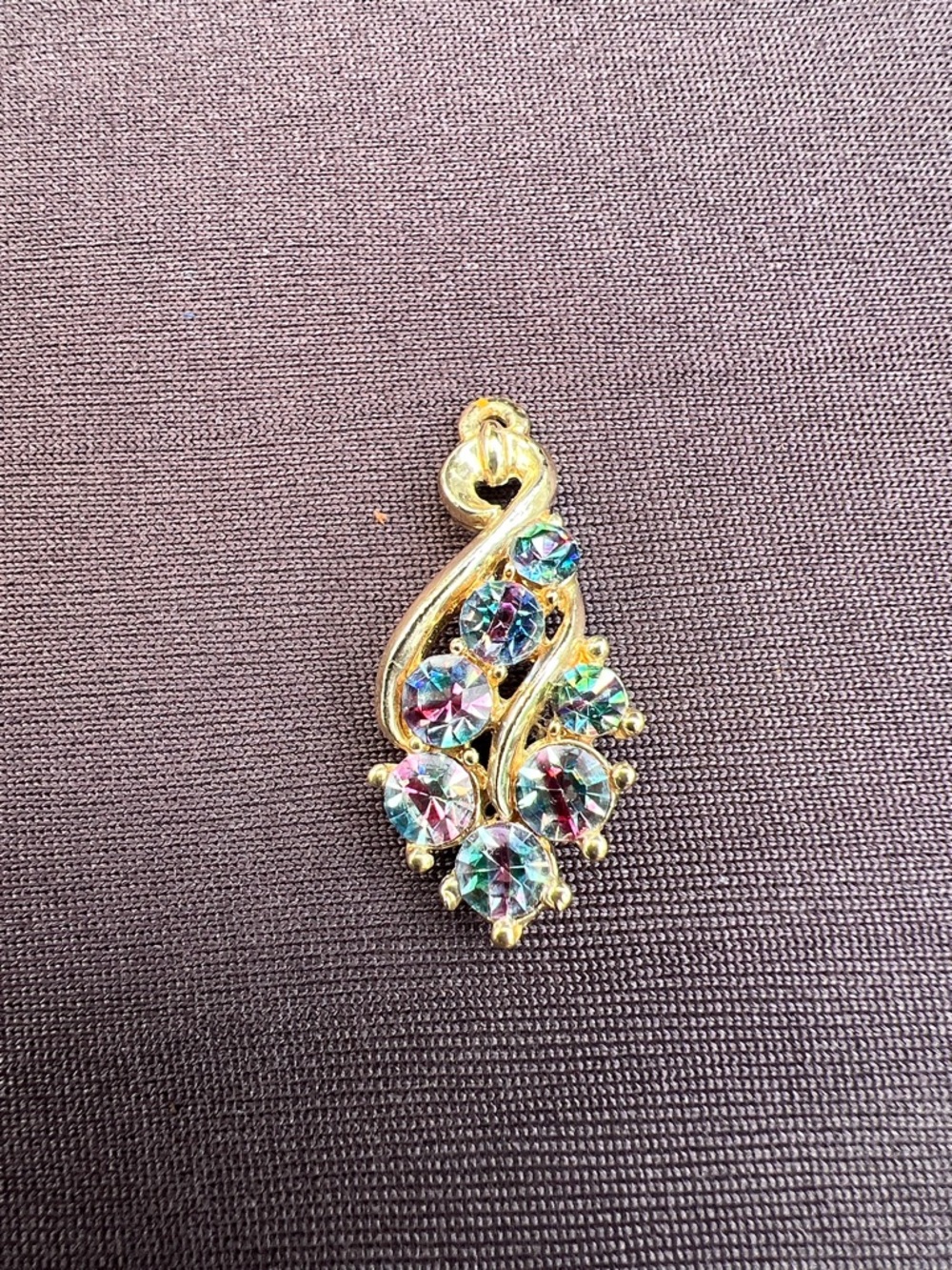 Vintage 1950s Iris Rhinestone pendant